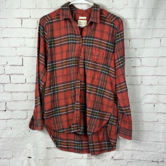 American Eagle Shirt Womens Medium Button Up Ahhmazingly Soft Boyfriend Fit Red - Picture 1 of 9